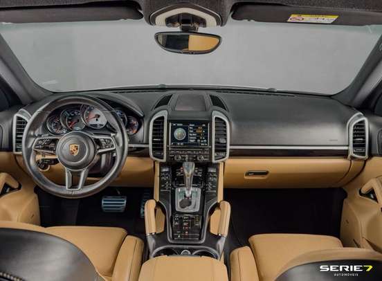 PORSCHE-CAYENNE-2015