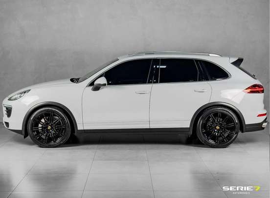 PORSCHE-CAYENNE-2015