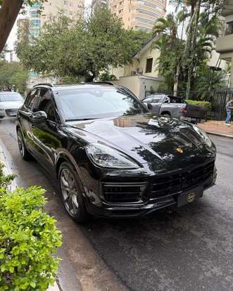 PORSCHE-CAYENNE-2023