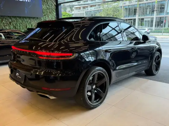 PORSCHE-MACAN-2021