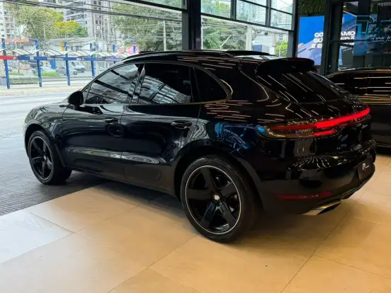 PORSCHE-MACAN-2021