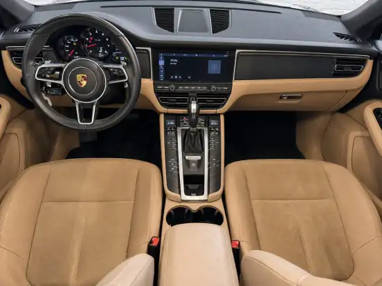 PORSCHE-MACAN-2021