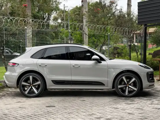 PORSCHE-MACAN-2023
