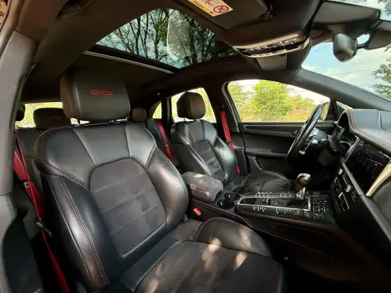 PORSCHE-MACAN-2020