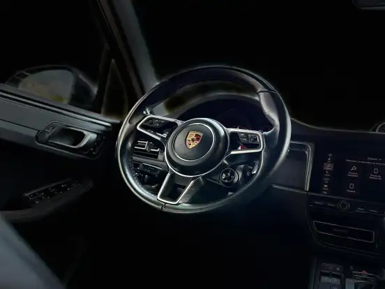 PORSCHE-MACAN-2020
