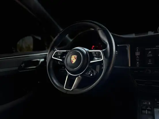 PORSCHE-MACAN-2020