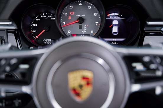 PORSCHE-MACAN-2020