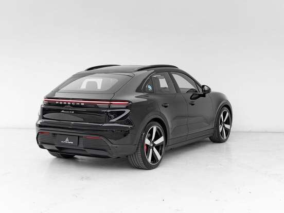 PORSCHE-MACAN-2024