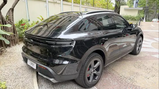 PORSCHE-MACAN-2024