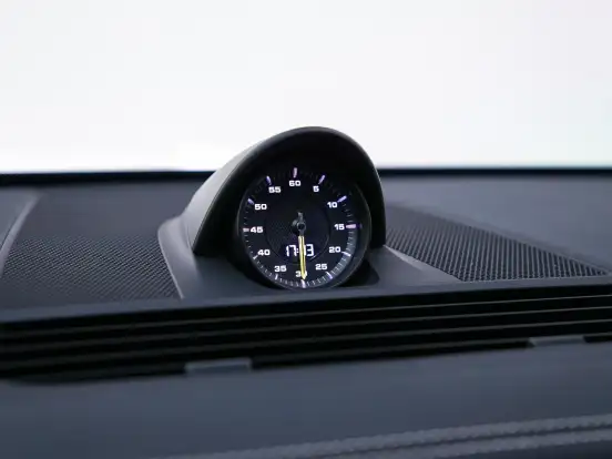 PORSCHE-PANAMERA-2021