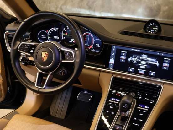 PORSCHE-PANAMERA-2018