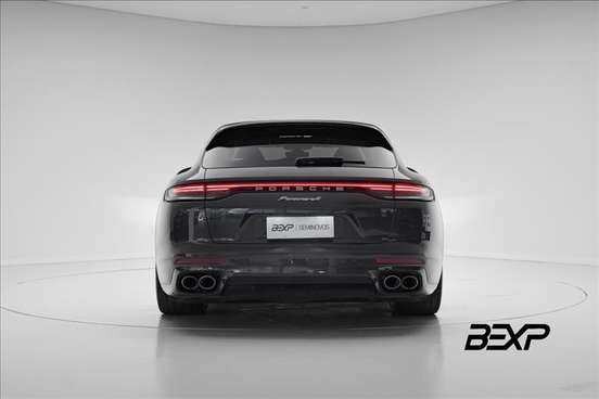 PORSCHE-PANAMERA-2023