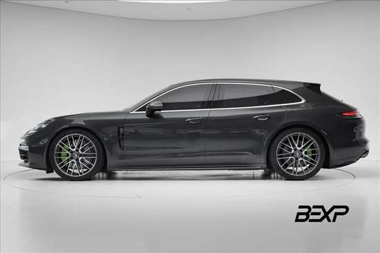 PORSCHE-PANAMERA-2023