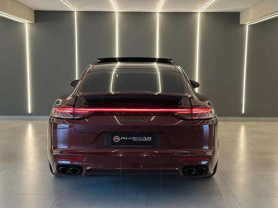 PORSCHE-PANAMERA-2023