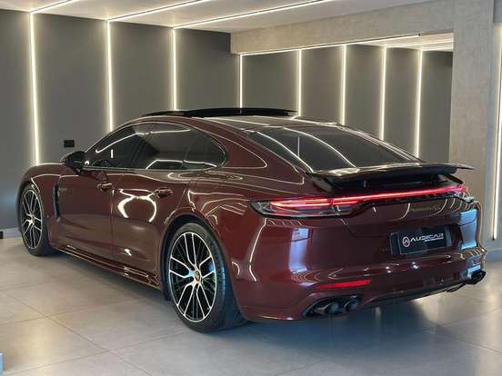 PORSCHE-PANAMERA-2023