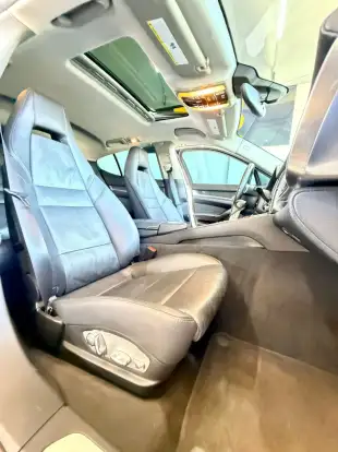 PORSCHE-PANAMERA-2011