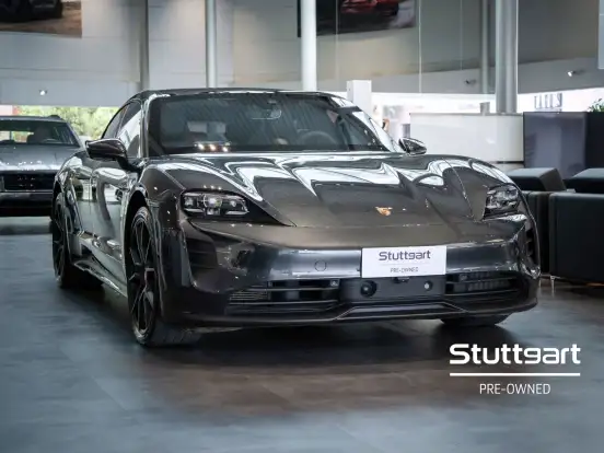 PORSCHE-TAYCAN-2023