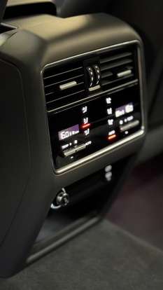 PORSCHE-CAYENNE-2023