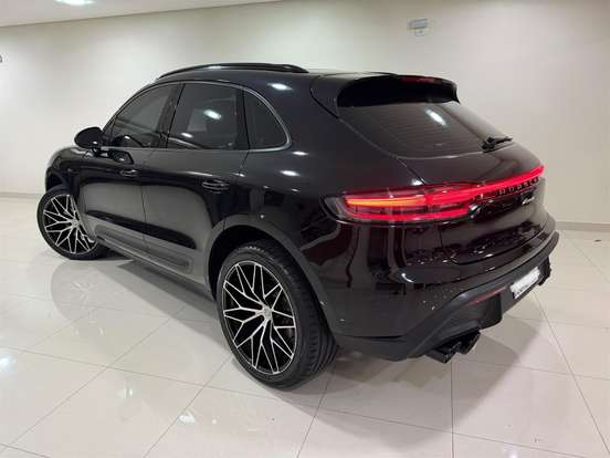PORSCHE-MACAN-2023