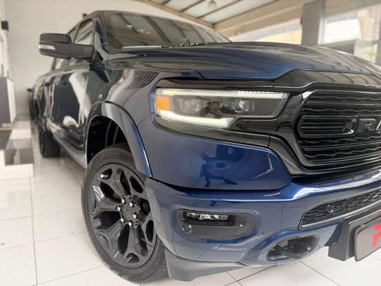 RAM-1500-5.7 V8 GASOLINA LIMITED NIGHT EDITION CD 4X4 AUTOMÁTICO RAM-1500-2023