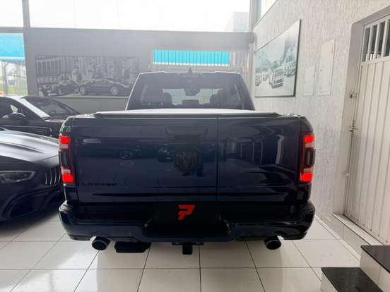 RAM-1500-5.7 V8 GASOLINA LIMITED NIGHT EDITION CD 4X4 AUTOMÁTICO RAM-1500-2023