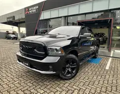RAM CLASSIC 5.7 V8 GASOLINA LARAMIE NIGHT EDITION CD 4X4 AUTOMÁTICO RAM CLASSIC 5.7 V8 GASOLINA LARAMIE NIGHT EDITION CD 4X4 AUTOMÁTICO