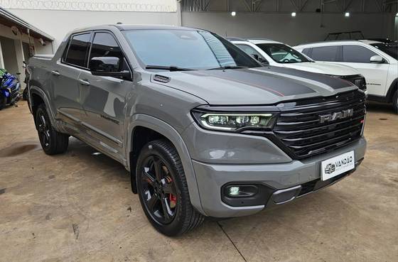 RAM RAMPAGE 2.0 HURRICANE 4 TURBO GASOLINA R/T 4X4 AUTOMÁTICO