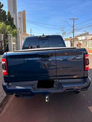 RAM-1500-5.7 V8 GASOLINA LIMITED NIGHT EDITION CD 4X4 AUTOMÁTICO RAM-1500-2023