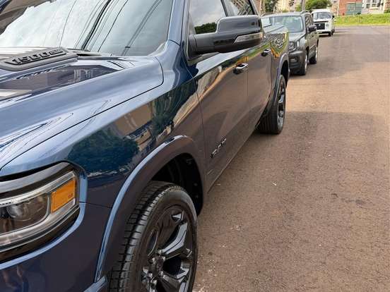 RAM-1500-5.7 V8 GASOLINA LIMITED NIGHT EDITION CD 4X4 AUTOMÁTICO RAM-1500-2023