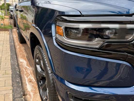 RAM-1500-5.7 V8 GASOLINA LIMITED NIGHT EDITION CD 4X4 AUTOMÁTICO RAM-1500-2023