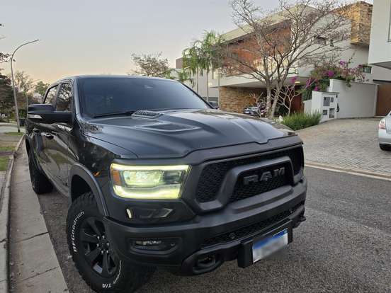 RAM-1500-5.7 V8 GASOLINA REBEL CD 4X4 AUTOMÁTICO RAM-1500-2021