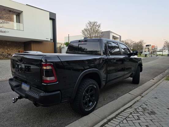 RAM-1500-5.7 V8 GASOLINA REBEL CD 4X4 AUTOMÁTICO RAM-1500-2021