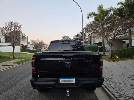 RAM-1500-5.7 V8 GASOLINA REBEL CD 4X4 AUTOMÁTICO RAM-1500-2021