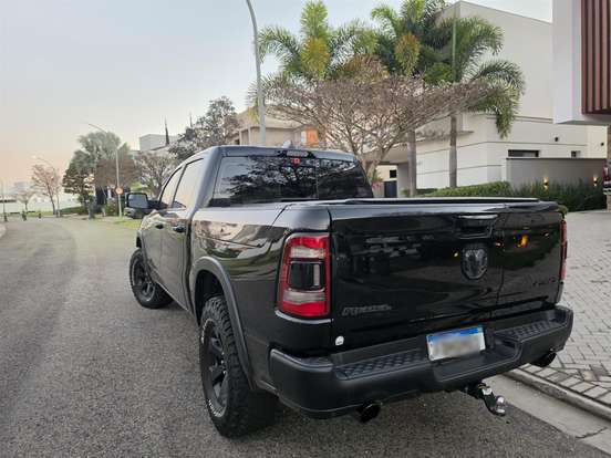 RAM-1500-5.7 V8 GASOLINA REBEL CD 4X4 AUTOMÁTICO RAM-1500-2021