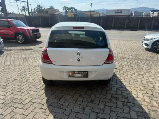 RENAULT-CLIO-2015