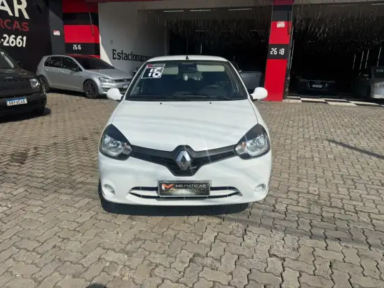 RENAULT-CLIO-2015