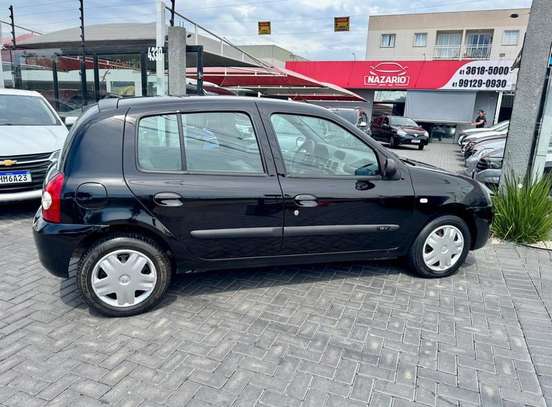 RENAULT-CLIO-2010