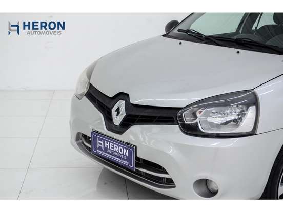 RENAULT-CLIO-2013