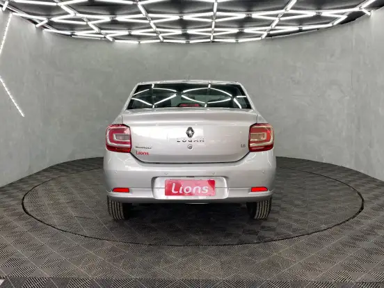 RENAULT-LOGAN-2019