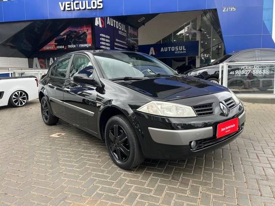 RENAULT MEGANE 2.0 DYNAMIQUE SEDAN 16V GASOLINA 4P MANUAL