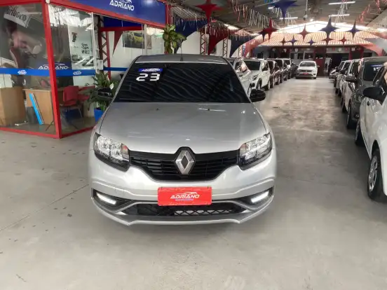 RENAULT-SANDERO-2022