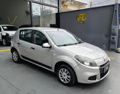 RENAULT SANDERO 1.0 EXPRESSION 16V FLEX 4P MANUAL RENAULT SANDERO 1.0 EXPRESSION 16V FLEX 4P MANUAL