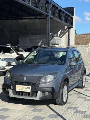 RENAULT-SANDERO-2013