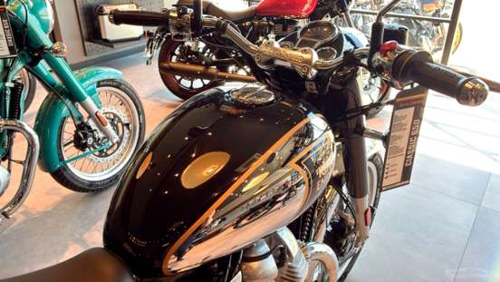 ROYAL ENFIELD-CLASSIC 650 BLACK CHROME-2026