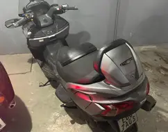 SUZUKI BURGMAN 650 EXECUTIVE SUZUKI BURGMAN 650 EXECUTIVE