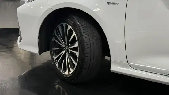TOYOTA-COROLLA-2025