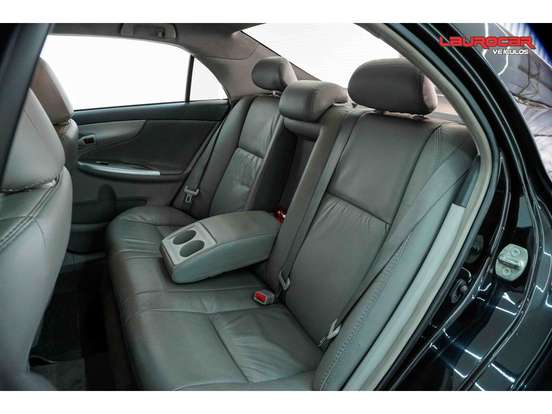 TOYOTA-COROLLA-2012