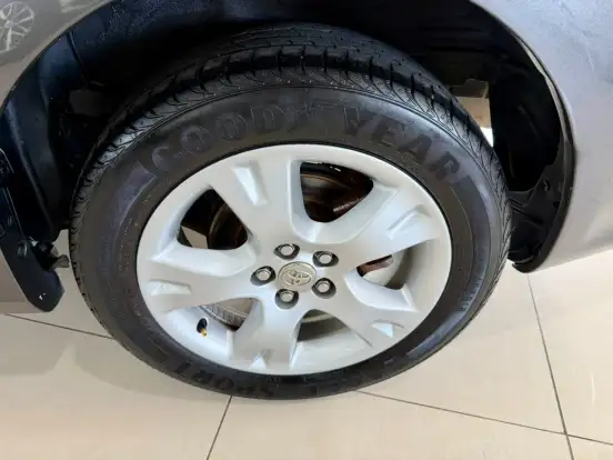 TOYOTA-COROLLA-2010
