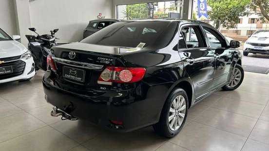 TOYOTA-COROLLA-2011