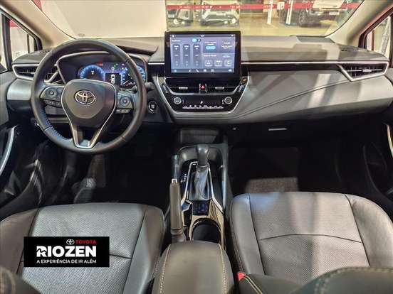 TOYOTA-COROLLA-2025
